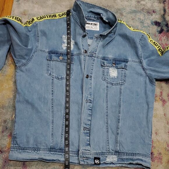 DC Birds of Prey Harley Quinn Denim Jacket with Caution Tape and Flag Detail - Picture 15 of 15